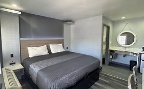 Bronco Motel South Central